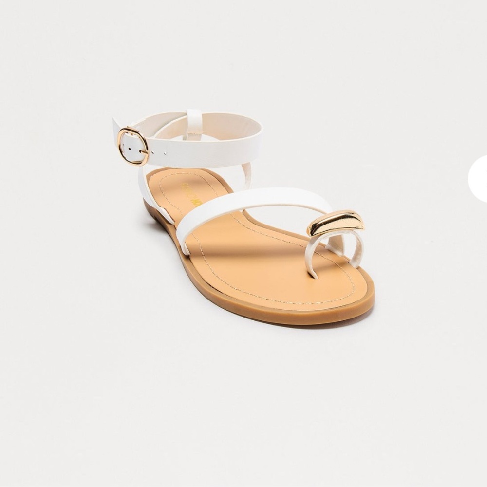 Chic White Sandals with Gold Buckle